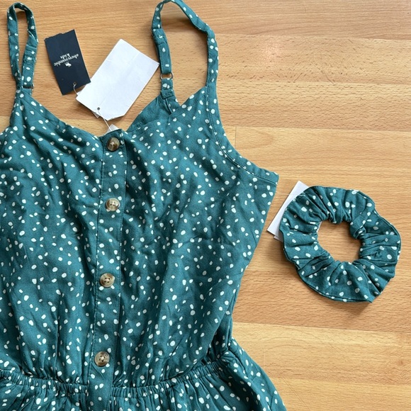 Abercrombie kids dress with matching scrunchie - Picture 2 of 5